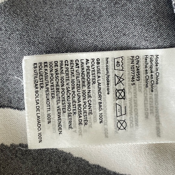 H&M Asymmetrical White and Blue Maxi Dress, Modern & Sophisticated Sz Small - Picture 4 of 15